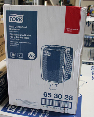 CENTER FEED PAPER TOWEL DISPENSER TORK 65 30 28, Black & Red, NIOB