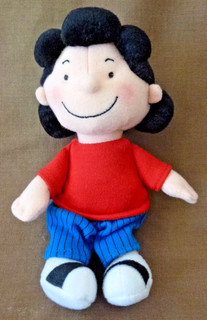 LUCY FROM PEANUTS WEICHES PLÜSCHTIER GOLDEN BEAR PRODUCTS LTD CA. 18 CM HOCH