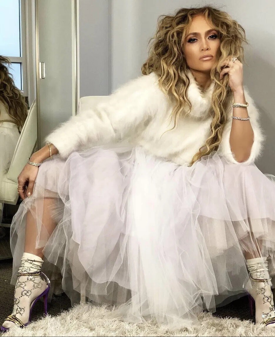 Jennifer Lopez Posing In White Dress (2) 8x10 Picture Celebrity