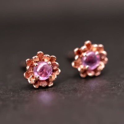 Ohrstecker Pfingstrose Blume mit rosa Saphir 14 Karat Roségold
