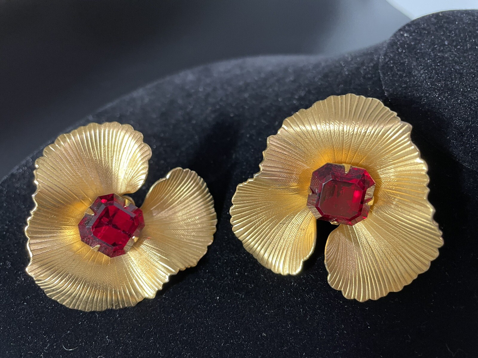 1950s Bold Beautiful Emerald cut Ruby Red Clip on… - image 5