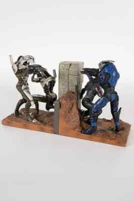 Mass Effect Garrus Shepard Battle Firefight Geth Bookends Official Bioware NEW