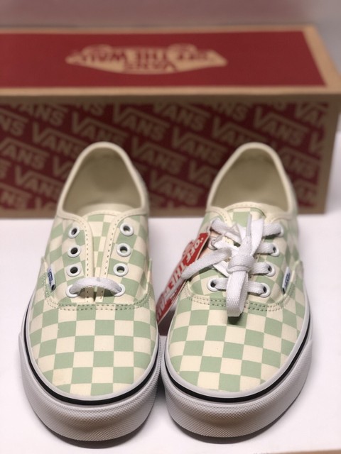 womens size 7 checkered vans
