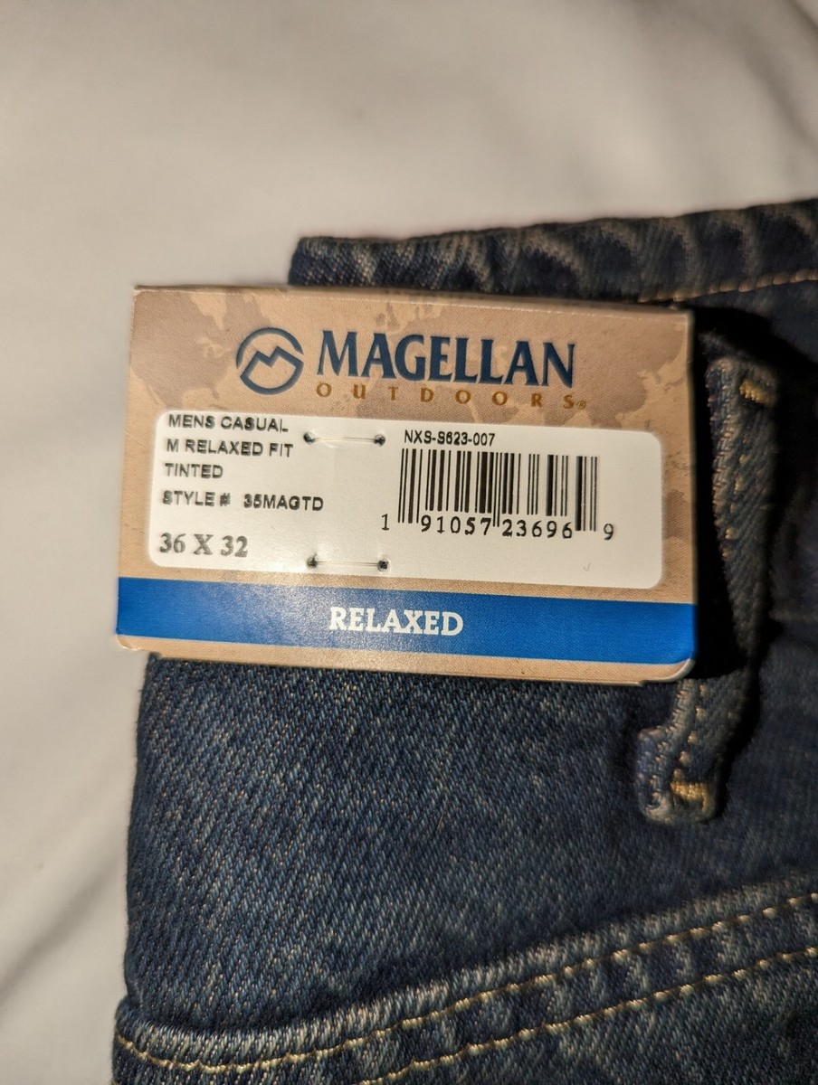 NWT Men's Magellan Outdoors Jeans Relaxed Fit Straight Leg Size