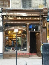 PHOTO  MR SIMMS OLDE SWEET SHOPPE HAMPSTEAD HIGH STREET NW3  2009