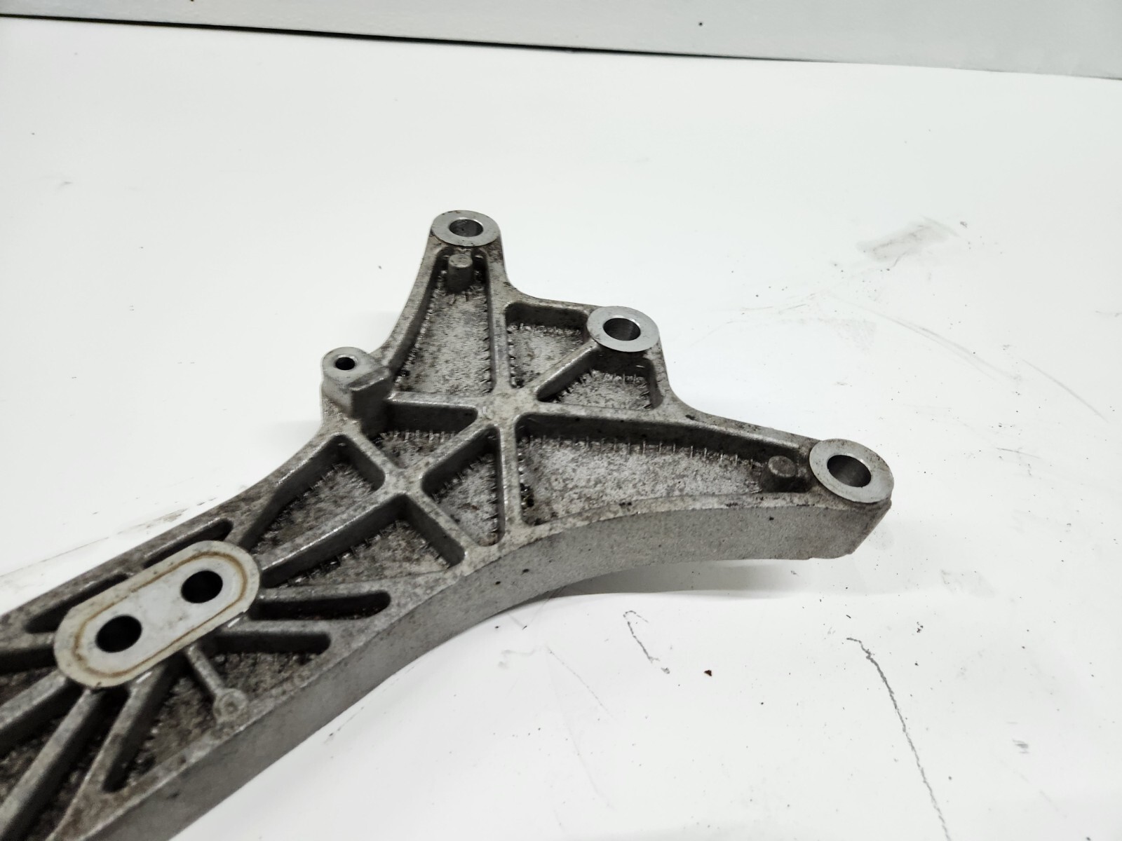 ⭐ 14-21 Maserati Ghibli Quatt Front Crossmember Gear Box Support Bracket Oem