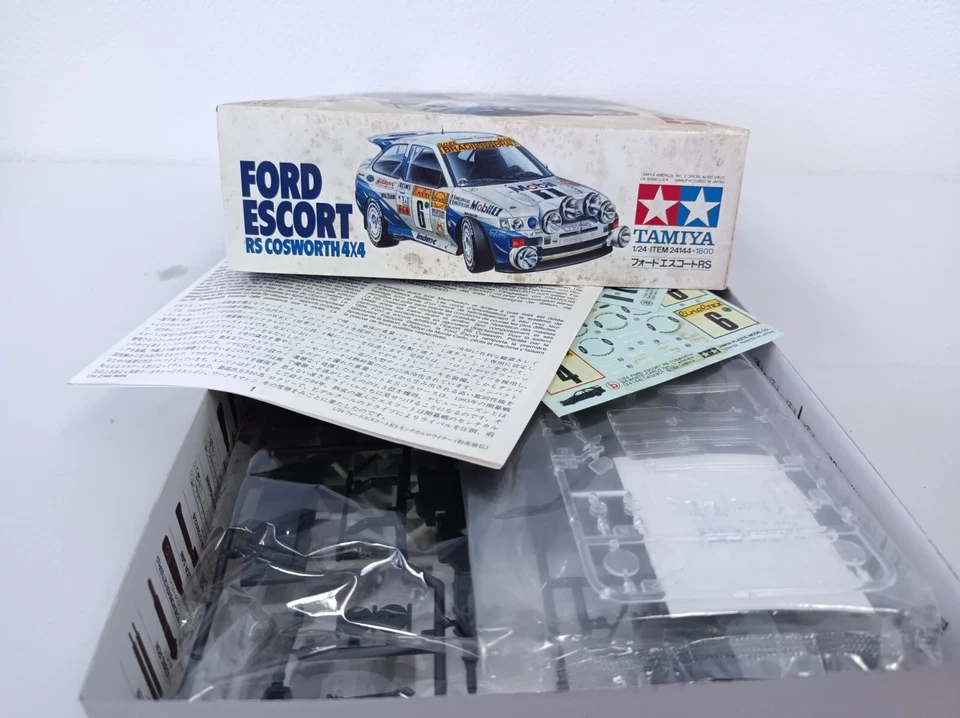 TAMIYA 1/24 Ford Escort RS Cosworth 4x4 Display Model Kit 24144 Giappone - Immagine 4 di 4