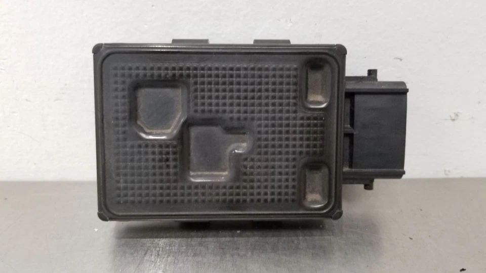 14 MÓDULO CONTROL BOMBA COMBUSTIBLE TOYOTA TUNDRA 8957134070 Foto 2 de 4