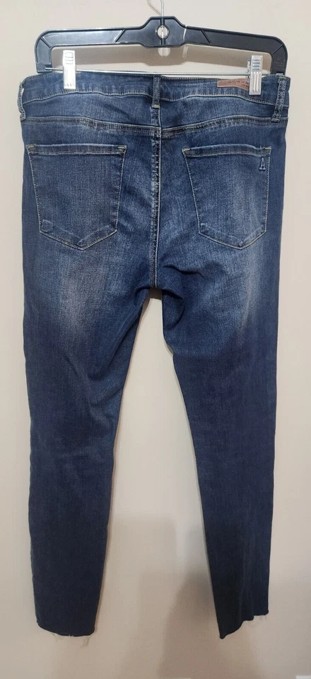Articles Of Society Size 29 Skinny Jeans Stretch Jegging Soft Denim Dark Wash - Image 2 of 4