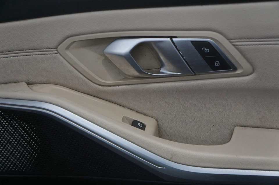 Panel puerta interior delantero derecho 51419460776 Bmw M340i Xdrive G20 2020-24 *Nota* Foto 4 de 4