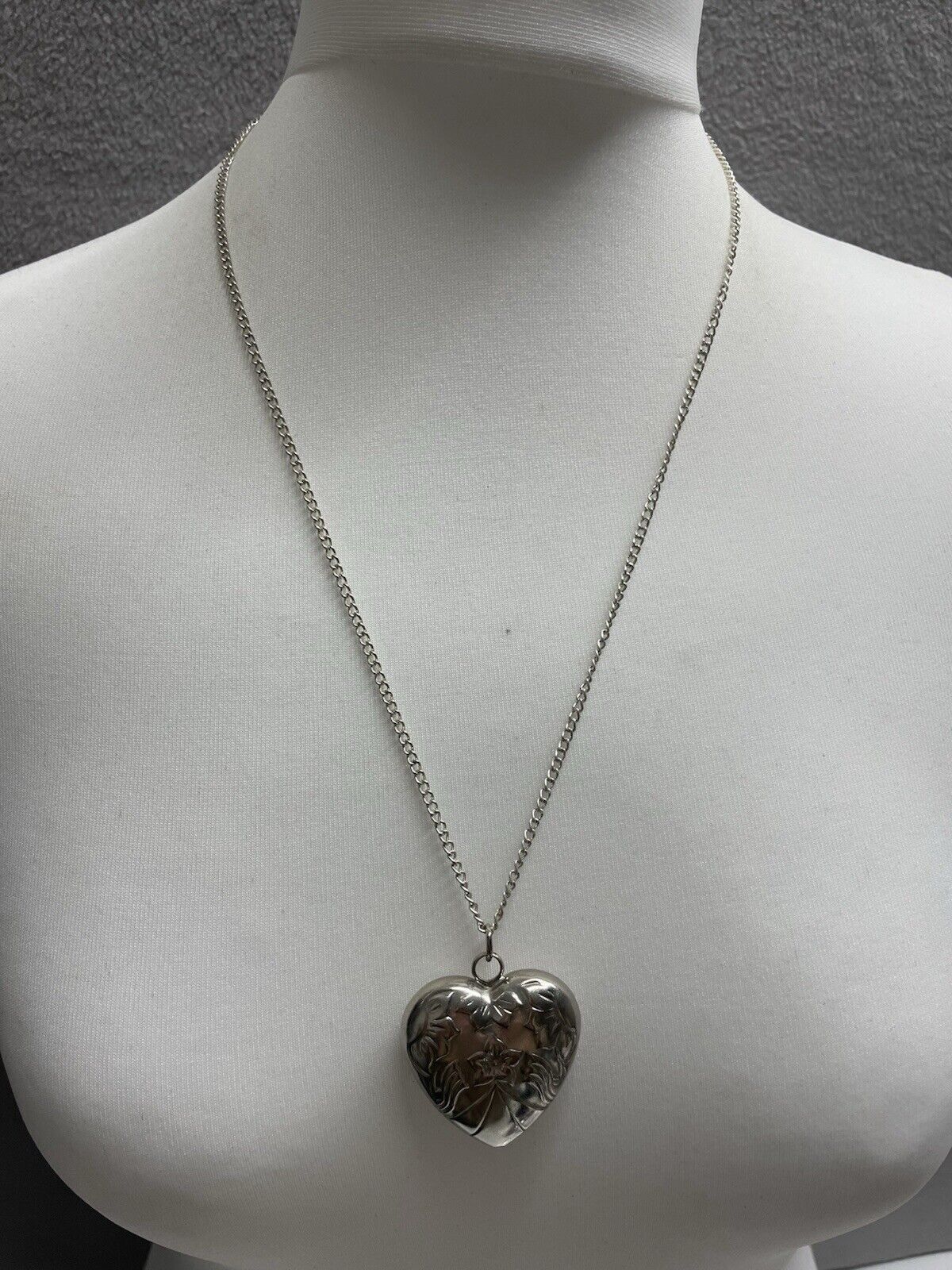 Picture 1 of 6