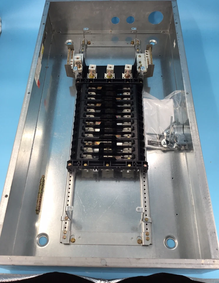 Panelboard General Electric Serie A II AB43B 43" Tipo 1 Caja 20A Interruptores Foto 2 de 4