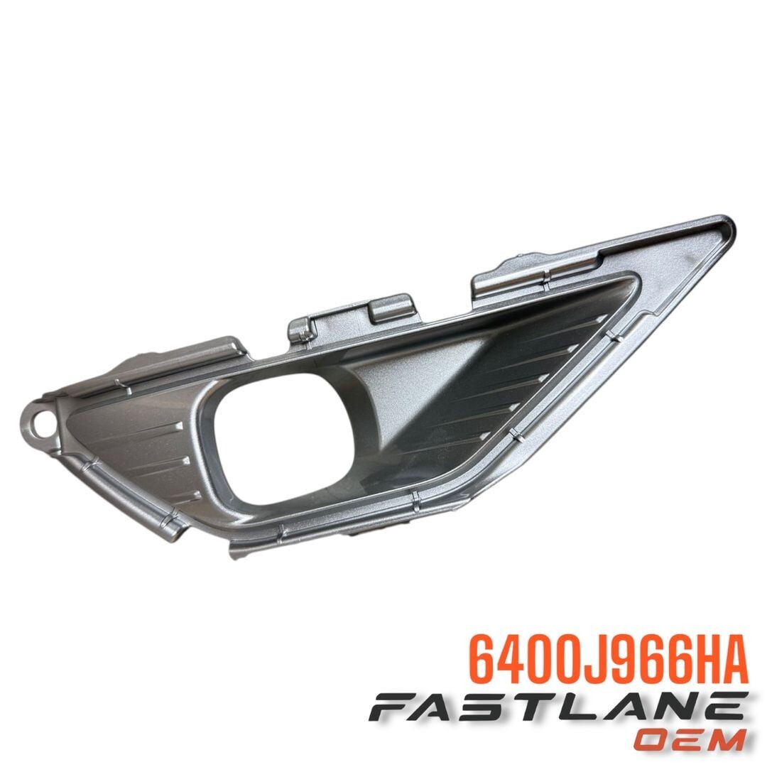 2022-2024 MITSUBISHI OUTLANDER (PHEV) FOG LAMP BEZEL, RIGHT NEW