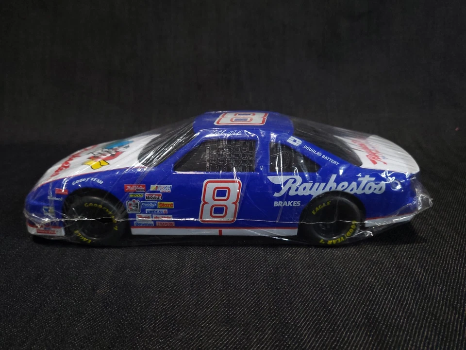 Vintage 1992 Racing Champions NASCAR Sterling Marlin Raybestos #8 Bank 1:24 - Image 3 of 4