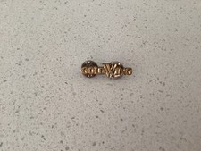 GOLD WING MOTORCYCLE GOLD TONE METAL BADGE /HAT PIN /LAPEL PIN