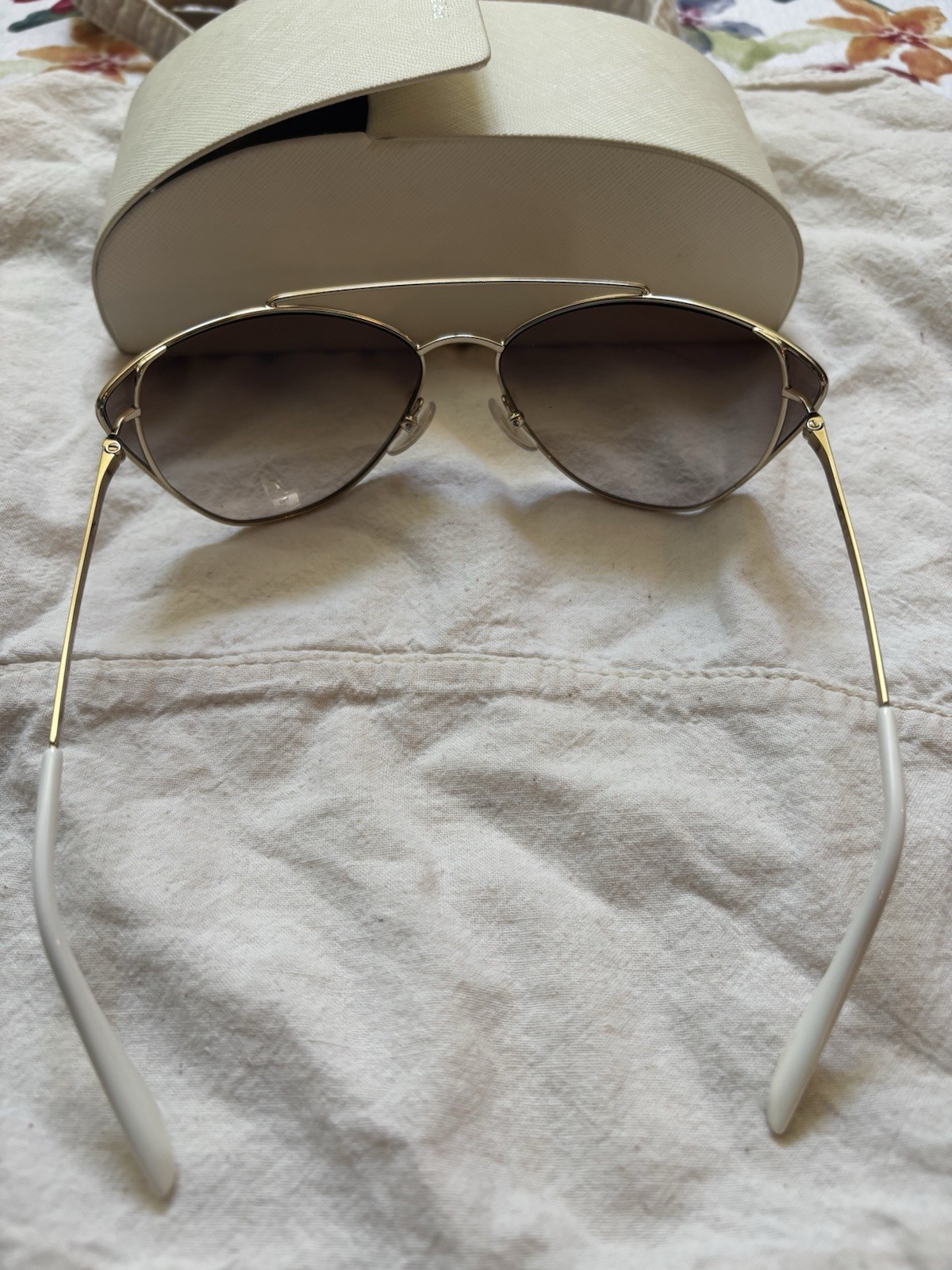 Prada sunglasses thumbnail 2