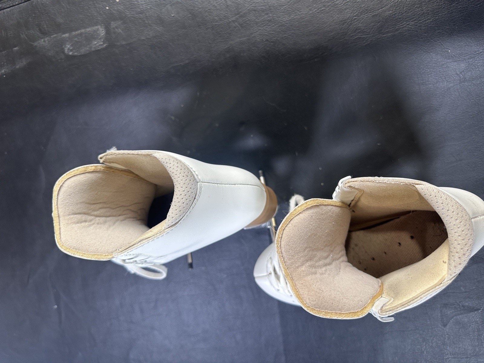 Edea / Roll-line Figure Roller Skates. 220 Rondo Boot, 120 Saturno Plates