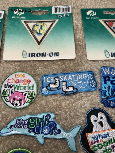 Lot Of 32 Girl Scout Patches & Pins - Picture 10 of 12