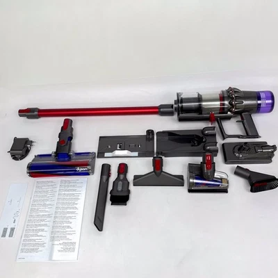 Dyson V11 Fluffy Akku-Staubsauger, LCD, Nickel/Rot - Bild 1 von 4