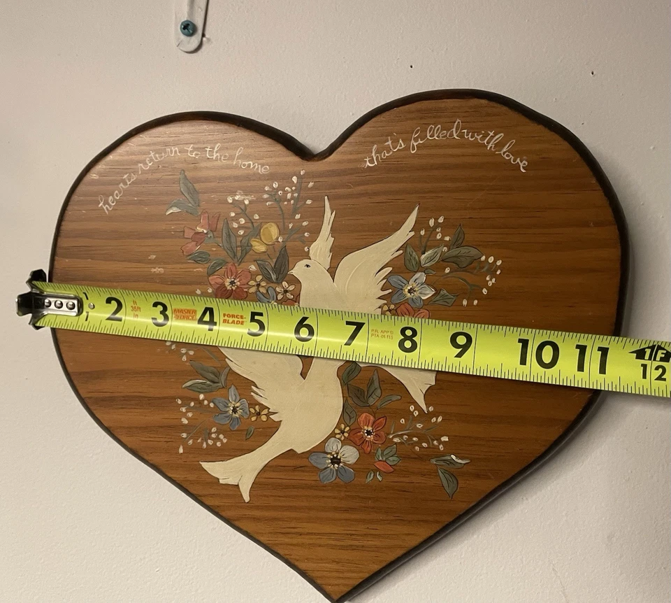 Vintage Wood heart  painted Doves Floral W/ Saying , Signed 1997 Primitive Folk - Image 4 of 4