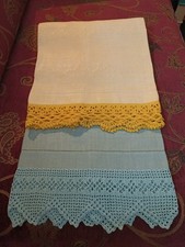 Lotto 2 bellissimi asciugamani lino Bassetti colorati, pizzo uncinetto su 2 lati
