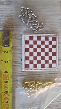 ECHECS MAISON POUPEE 5 X 5 cm NEUF