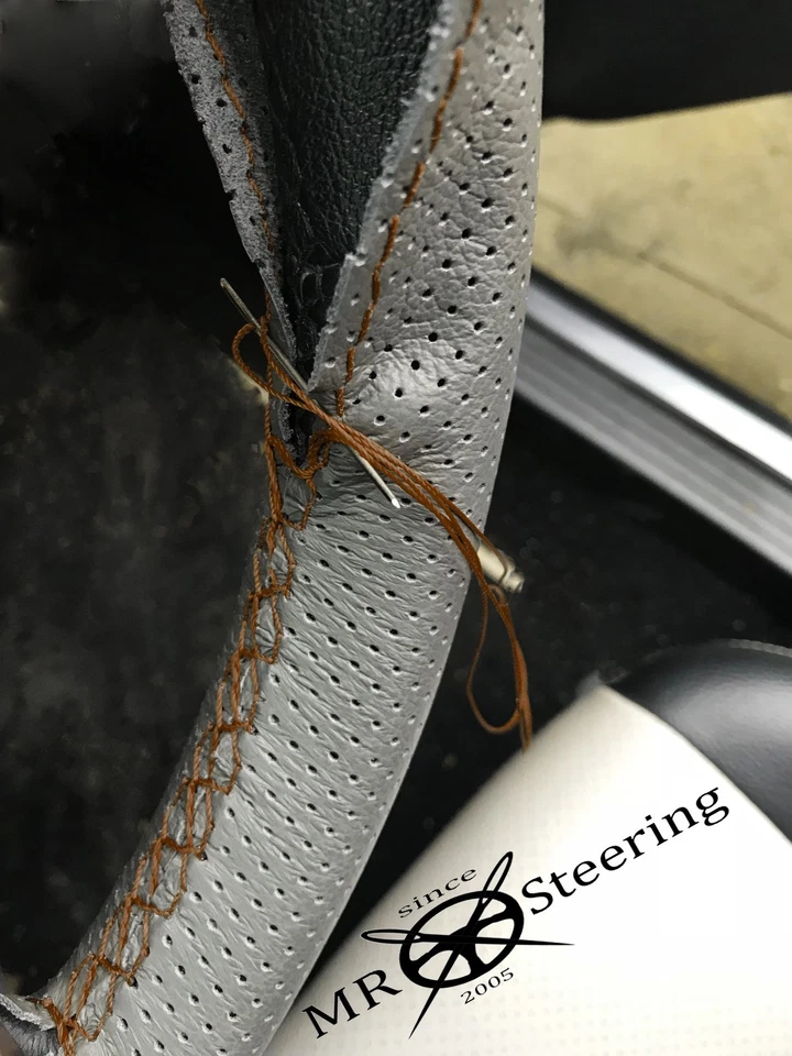 СЕРЫЙ ПЕРФОРИРОВАННЫЙ КОЖАНЫЙ ЧЕХОЛ РУЛЕВОГО КОЛЕСА ДЛЯ VW JETTA A5 05 + КОРИЧНЕВЫЙ ДВОЙНОЙ ST - Изображение 4 из 4