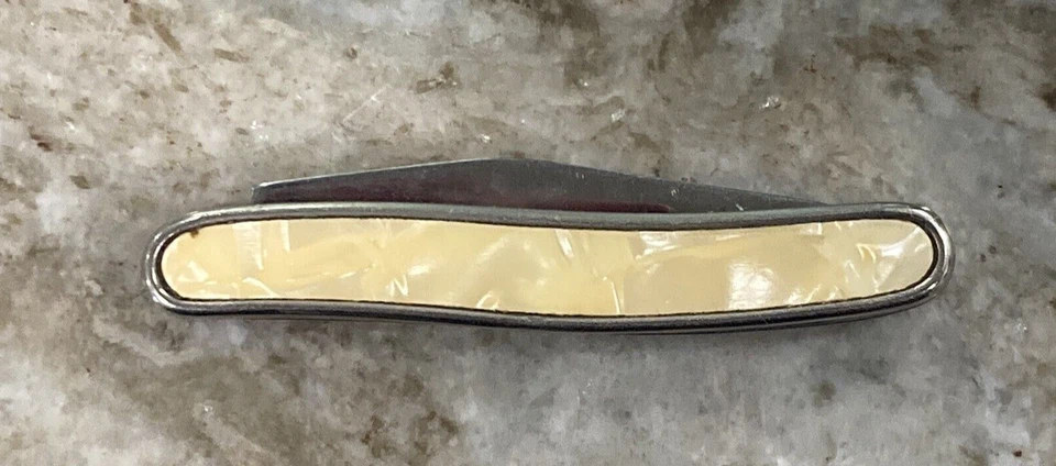 Colonial Pocket Knife 2 Blade Mr. & Mrs. Stanley GAC Shell Inlay 4390 - Image 2 of 4