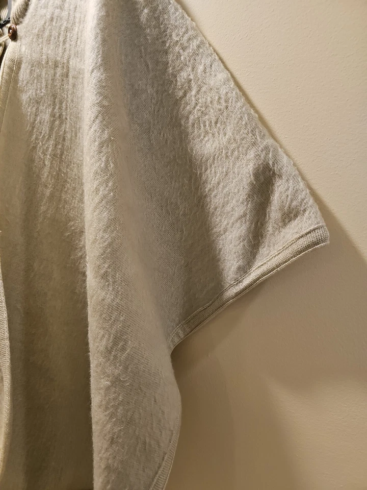 Genuine Alpaca Women's NEW Cape Poncho Peruvian Pure Baby Alpaca Camel Brown OS - Image 4 of 4