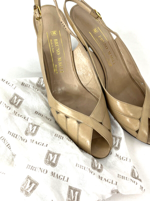 Escarpins Bruno Magli Beige Soie - Talon 3 Cm - Taille 7.5 AAA - Modèle Business Slingback à Bout Ouvert - Occasion