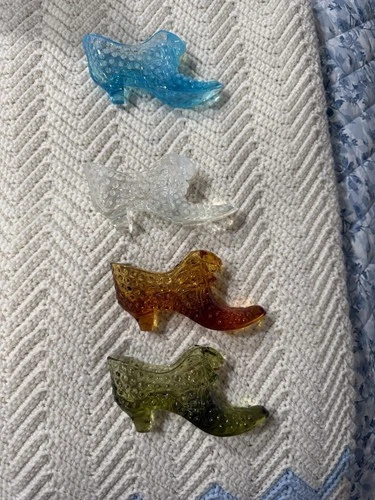 Vintage Fenton Hobnail Cat Head Shoes