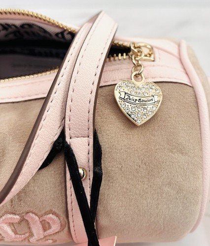 Bolso Bandolera Juicy Couture Queen of Everything Mini Barril Café/Polvo Rubor - Imagen 11 de 11