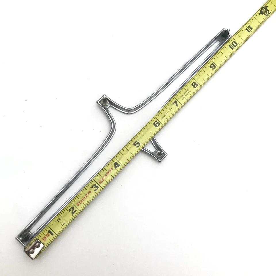 1960's- 1964 / 1965 Chrysler 300 emblem chrome trim bezel P/N 2445004, OEM MOPAR - Imagem 3 de 4