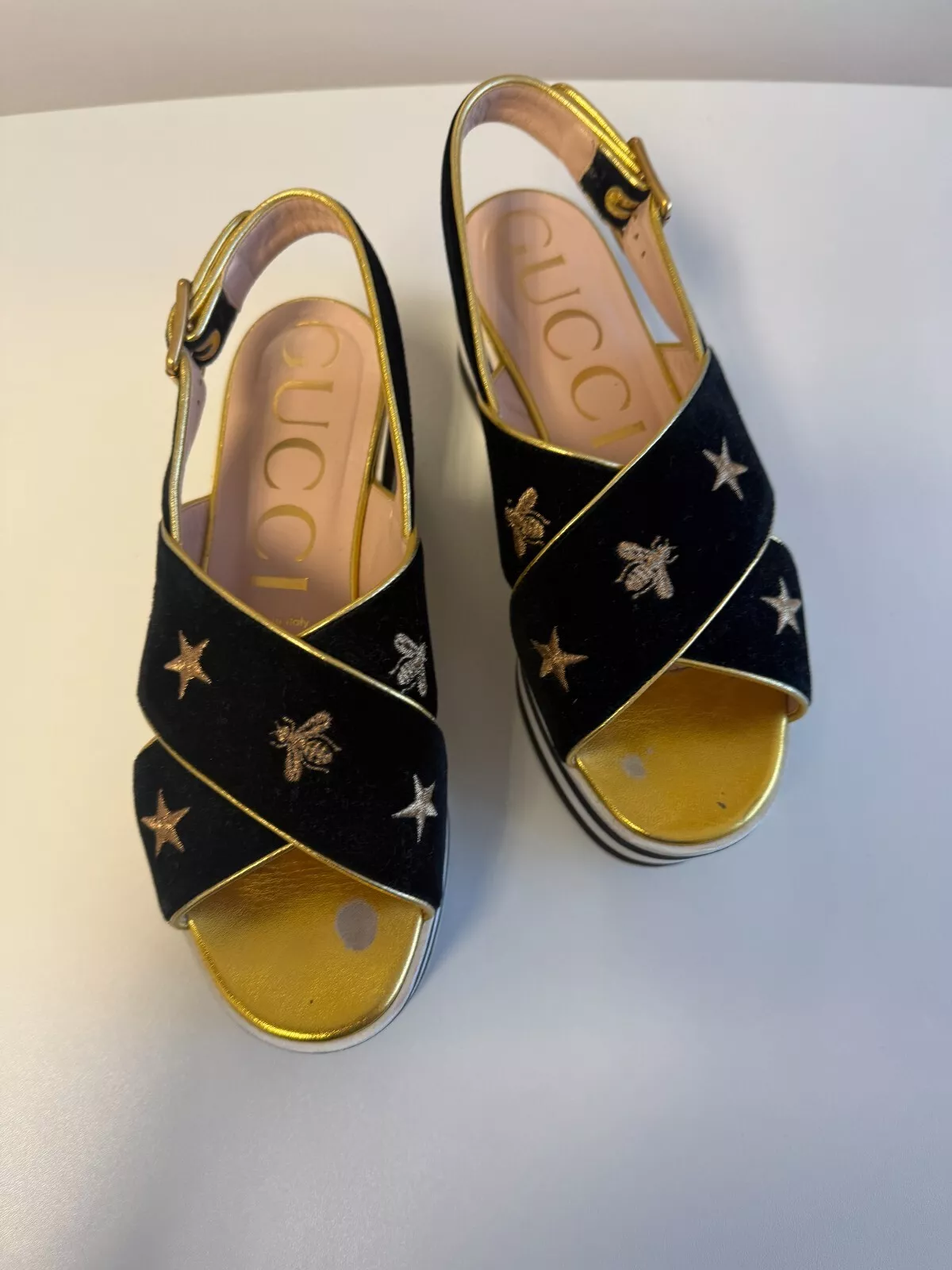 Gucci Sandales IT 37 Bee Noir Boucle Dorée Gucci Chaussures Femme
