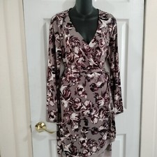 VERA WANG FLORAL WRAP DRESS.SIZE LARGE