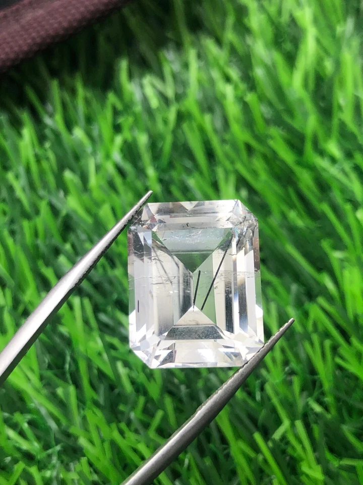 23.20 ct top quality natural rotile quartz cut gem from Pakistan - Image 3 of 4