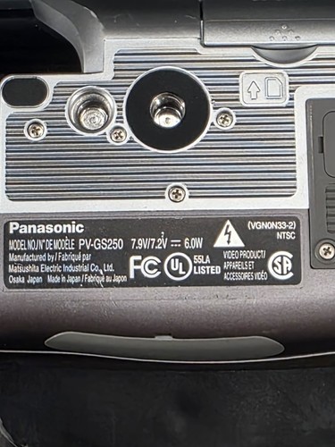 Panasonic PV-GS250 3CCD MiniDV Camcorder (Camera Only) - Picture 14 of 14