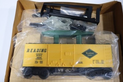 Lionel 6-16614 O Gauge Reading Operating Cop and Hobo Boxcar LN/Box