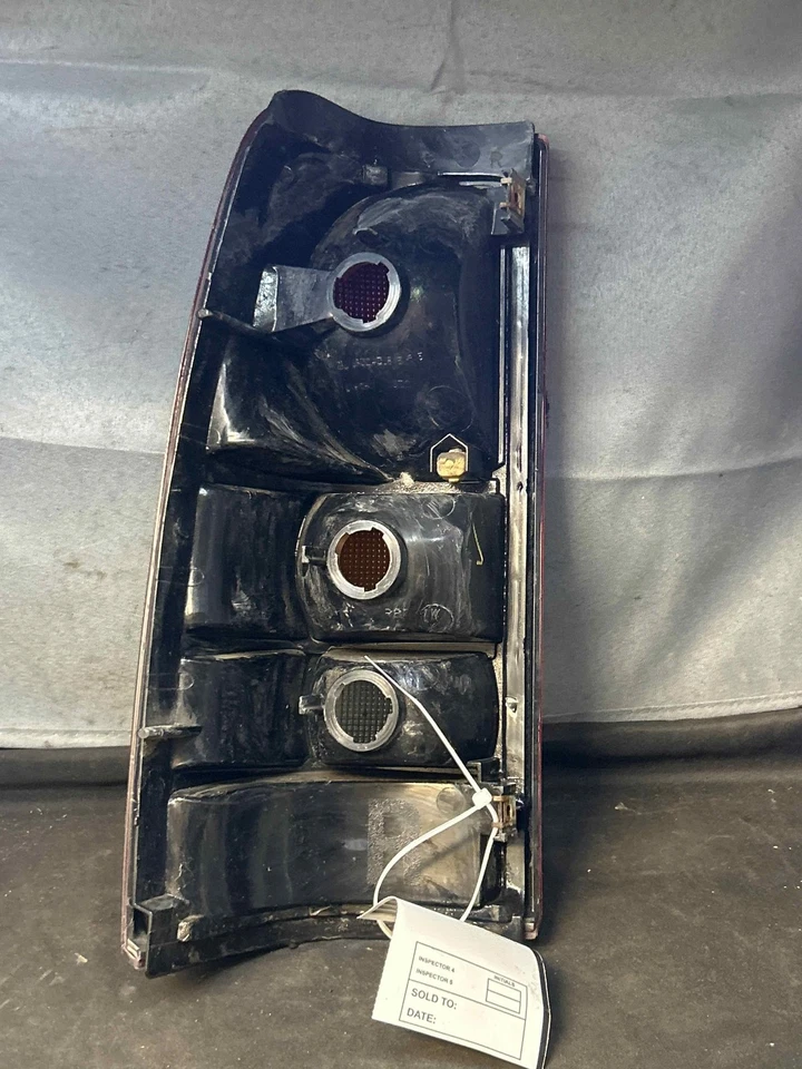 Fits 2004-07 Gmc Sierra Right Tail Light Oem:19169022 Foto 2 de 4