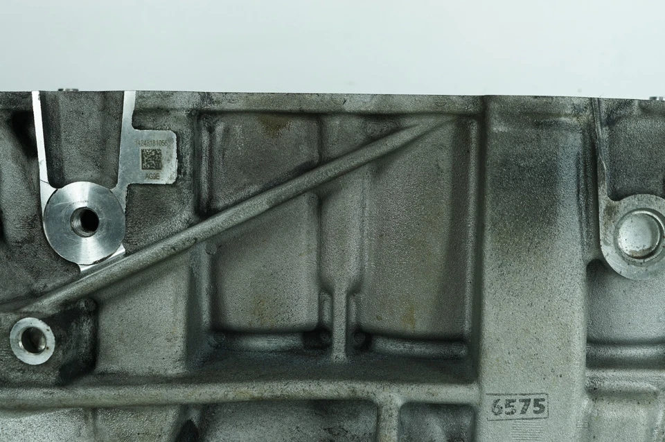 13-15 Jaguar XF 2.0L AT RWD OEM Engine Motor Block Assembly AG9E-6015-AB Foto 4 de 4