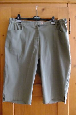 Bermuda, khaki-farben Gr. 50/52