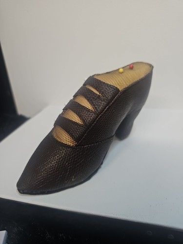 Faux Leather Plush Victorian Shoe Pin Cushion 3.5x5.5 Brown And Gold - 第 2/6 張圖片