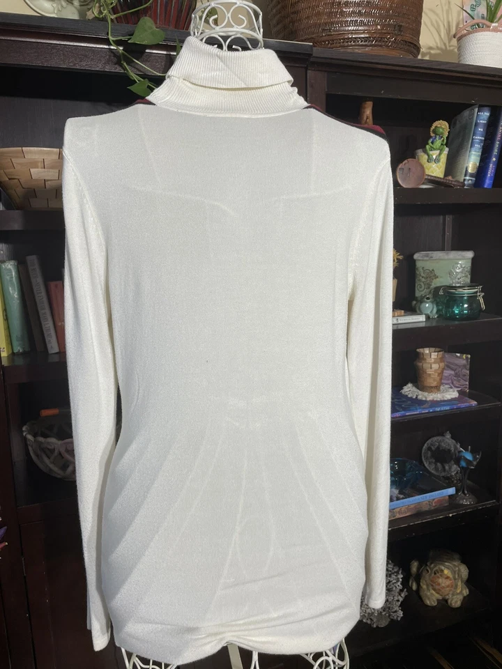 Suéter Harley Davidson Tejido Cuello Alto Nombre y Rayas en Mangas Crema Talla XS Foto 3 de 4