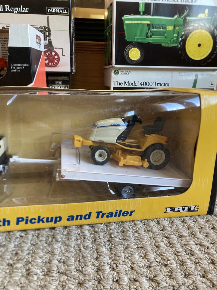 ERTL Cub Cadet 1:16 Dodge Ram 2500 Trailer Lawn & Garden Tractor VTG 13166 - Image 3 of 4