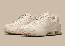 Nike Shox R4 QS Distressed Leather Natural Net IO4544-100 sz 9.5 Men's