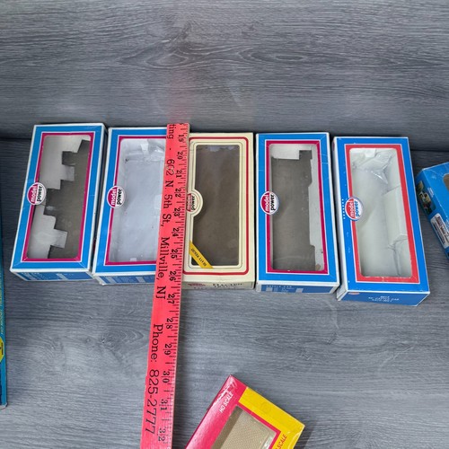 HO EMPTY Train Boxes Lot of 13 Trains 13 Athearn Life-Like Model Power AHM EMPTY - Picture 11 of 13
