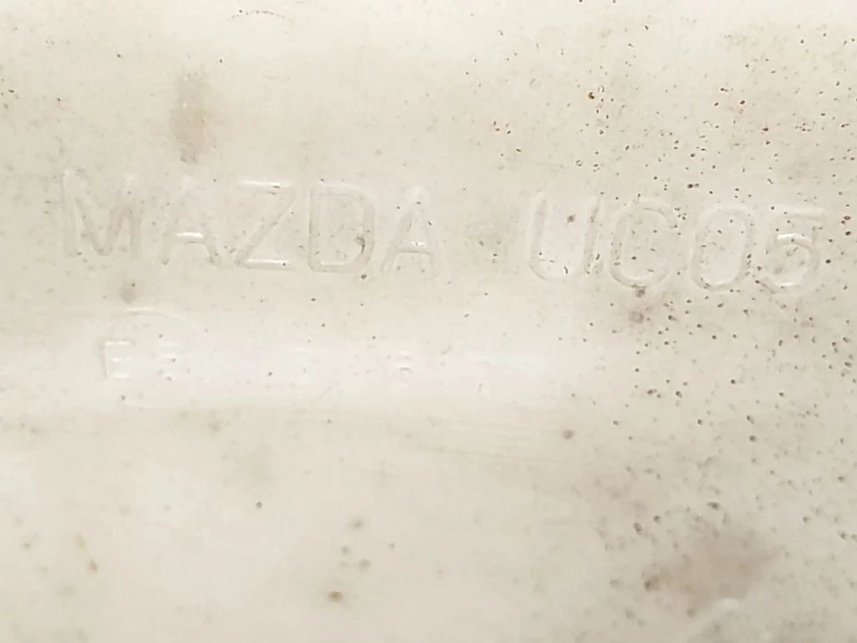 Mazda B2200 B UF Series 1989 E6016177 Window Washer Liquid Tank - Image 3 of 4