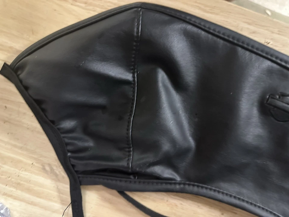 Sujetador tanque Harley Davidson Foto 2 de 4