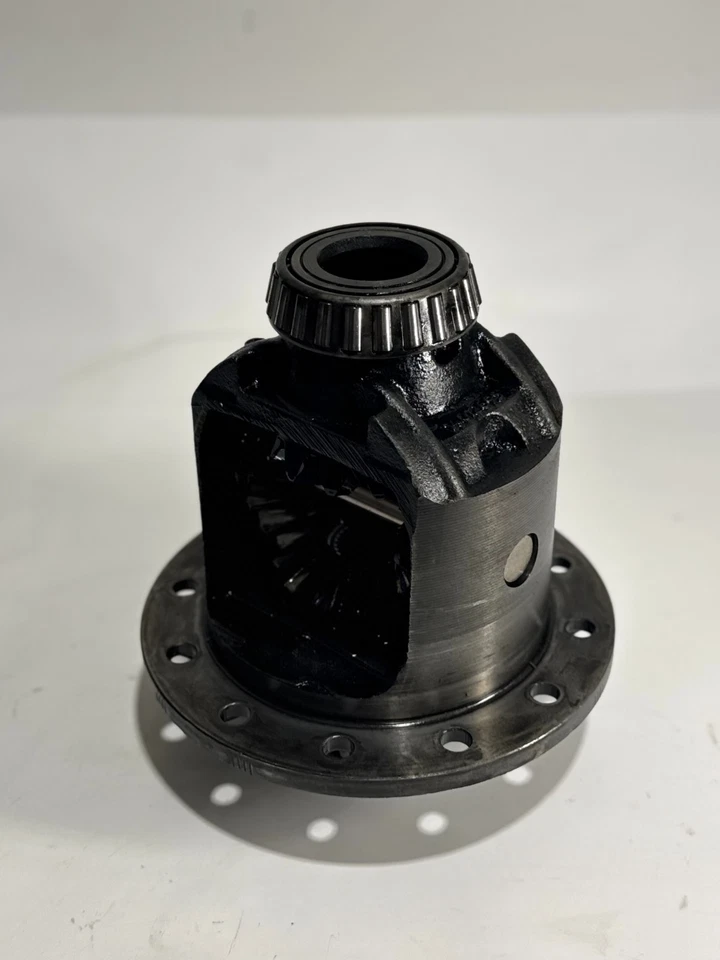 1990 GMC / CHEVY C / K 2500 350 5.7L REAR DIFF CARRIER SEMI FLOAT OPEN 14 BOLT - Image 4 of 4