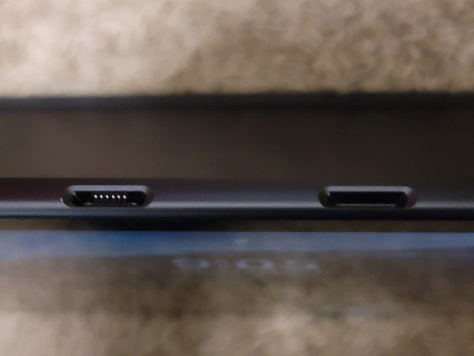 Microsoft Surface Pro 8 256Gb para piezas con teclado Foto 2 de 4